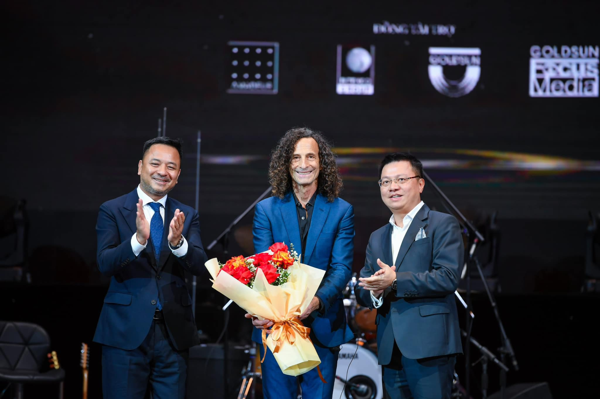  “Kenny G Live in Vietnam”: Dành tặng khán giả một đêm nhạc đầy cảm xúc
