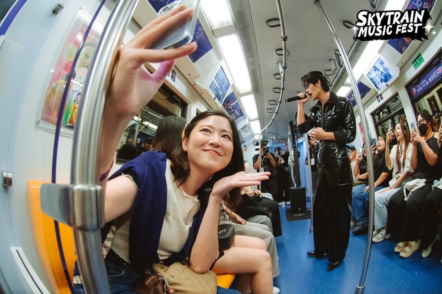  SkyTrain Music Fest hành trình âm nhạc trên tàu BTS