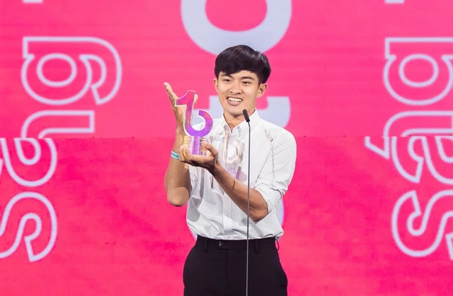  “Chàng trai chăn vịt” Lê Tuấn Khang, từ khó khăn đến thành công trên TikTok Awards 2024