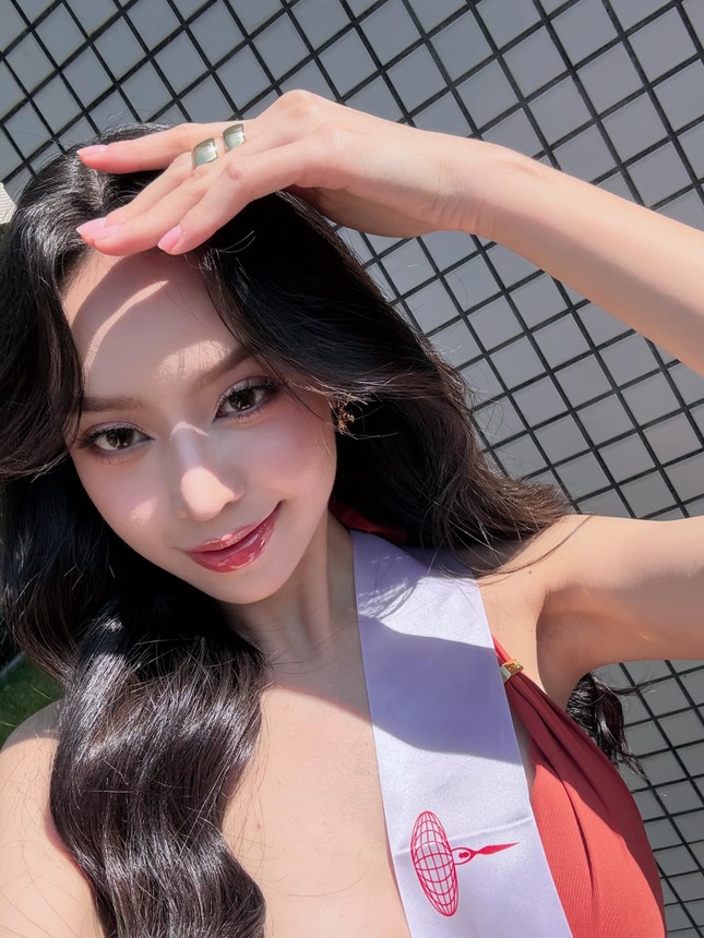  Thanh Thủy tỏa sáng trong hậu trường chụp bikini tại Miss International 2024