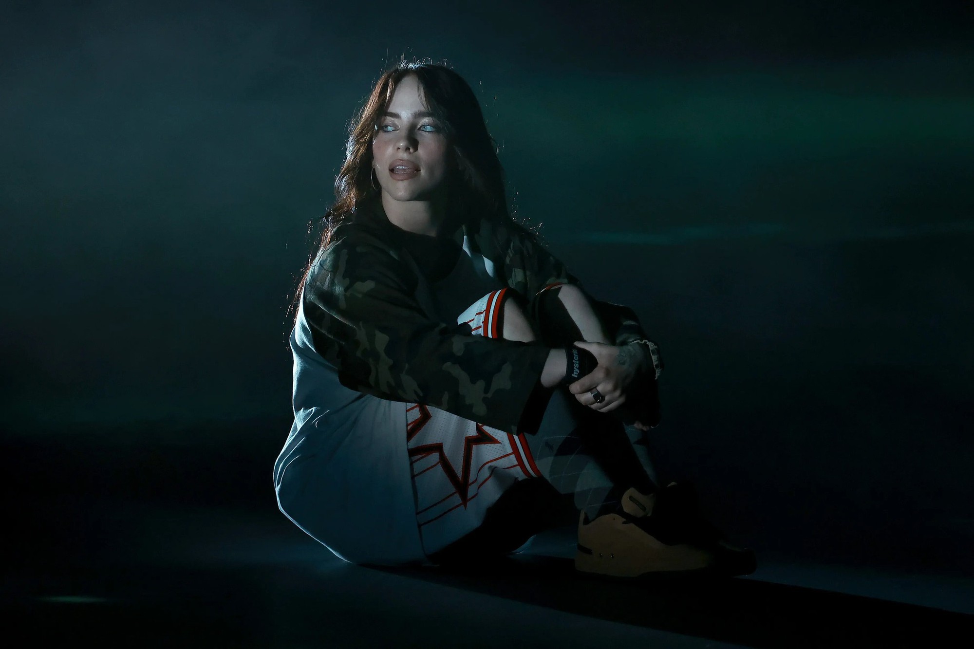  Billie Eilish gây bất ngờ với MV lời Việt khiến fan phấn khích