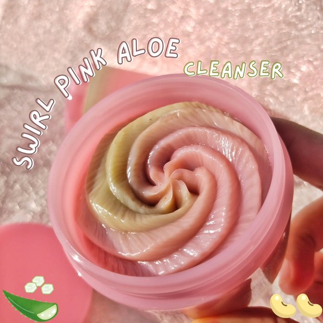  Pink Aloe Pack Cleanser còn “đốn tim” phái đẹp bởi thiết kế tinh tế với gam màu pastel nhẹ nhàng. 