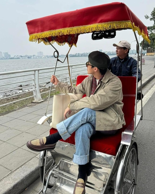 Hứa là làm Sơn Tùng M-TP và màn check-in xích lô đầy bất ngờ.