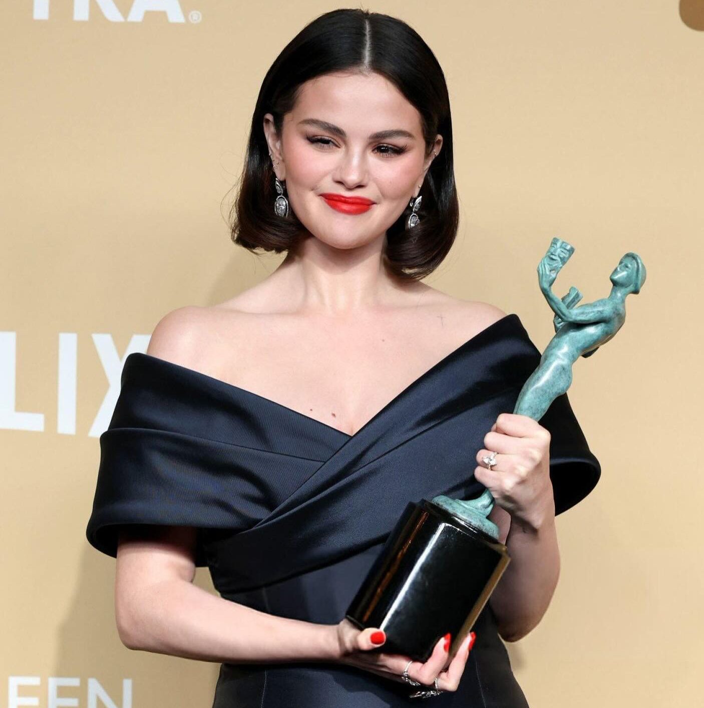  Selena Gomez tỏa sáng tại SAG Awards 2025, diện mạo lộng lẫy như công chúa Disney