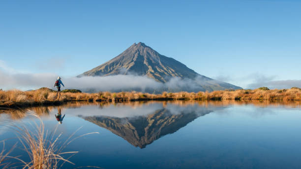  Núi Taranaki được công nhận quyền con người tại New Zealand