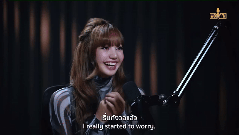 Người này vẫn liên tục xuất hiện, biến cuộc sống của nữ ca sĩ trở thành một vòng xoáy bất an kéo dài.