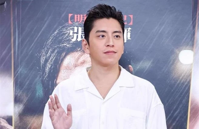 Chuỗi bê bối liên tiếp và sự nghiệp sụp đổ.