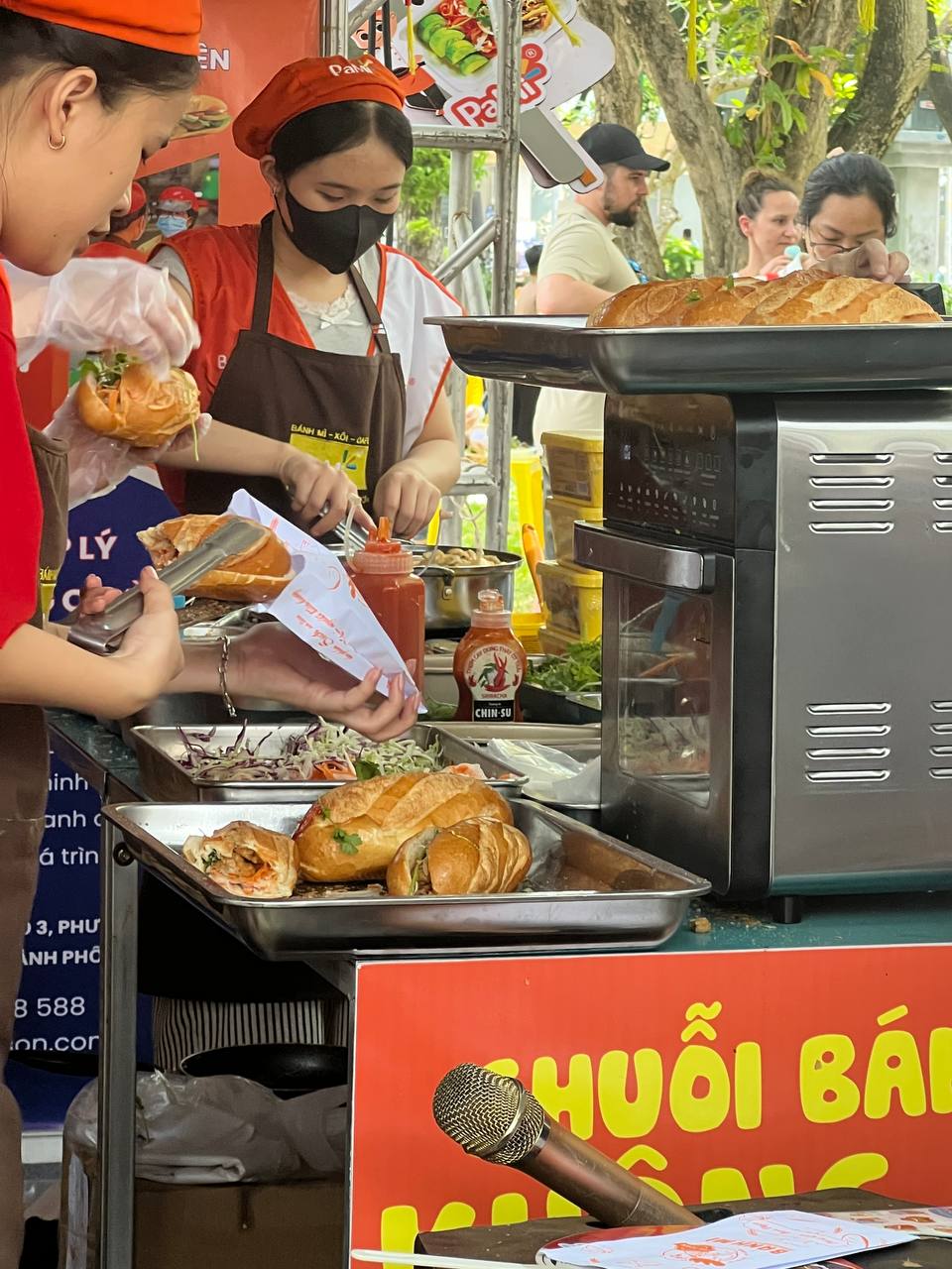 Từ bánh mì truyền thống đến những sáng tạo bất ngờ.