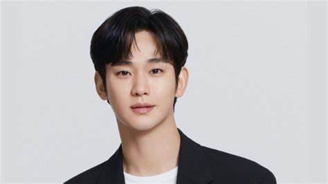  Kim Soo Hyun phủ nhận tin đồn hẹn hò vị thành niên, làm rõ ồn ào tài chính với Kim Sae Ron