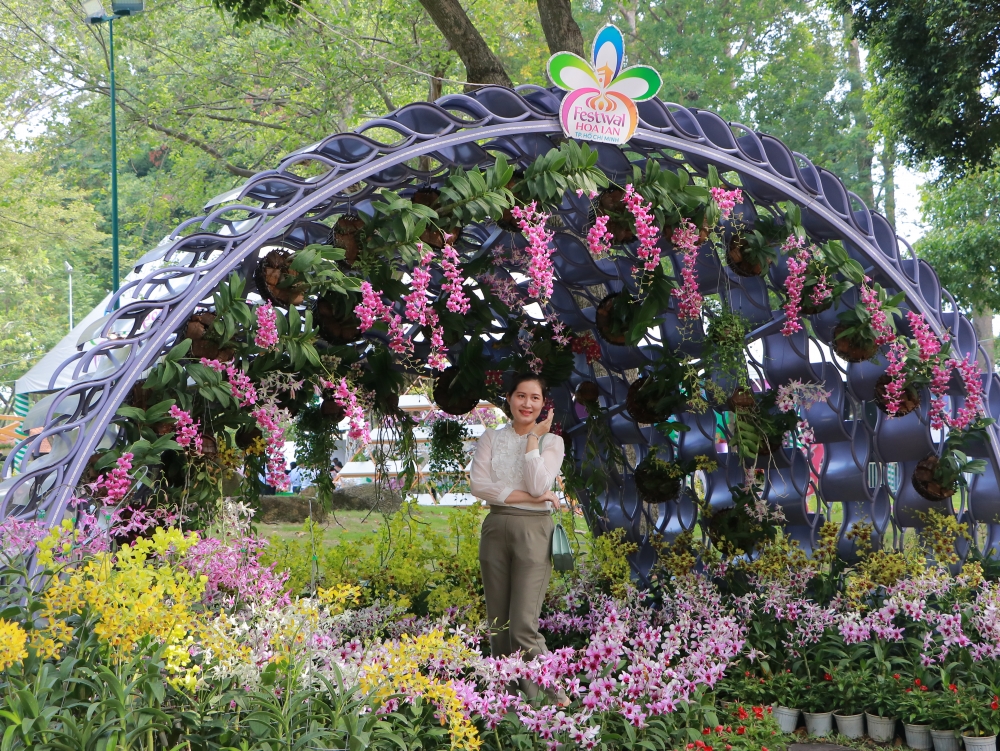 Sự kiện không chỉ là nơi trưng bày những giống hoa lan quý hiếm mà còn kết hợp yếu tố văn hóa, du lịch và phát triển nông nghiệp đô thị, tạo nên điểm nhấn độc đáo cho thành phố.