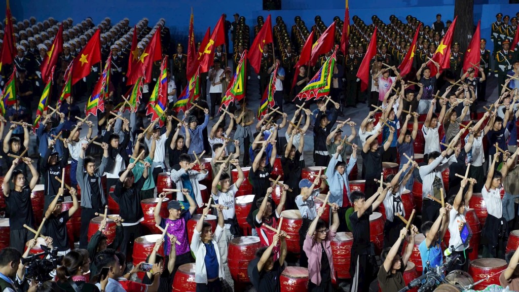 hơn 1.000 nghệ sĩ – diễn viên sẽ tham gia chương trình nghệ thuật đặc biệt mang tên “Rạng rỡ non sông Việt Nam”.