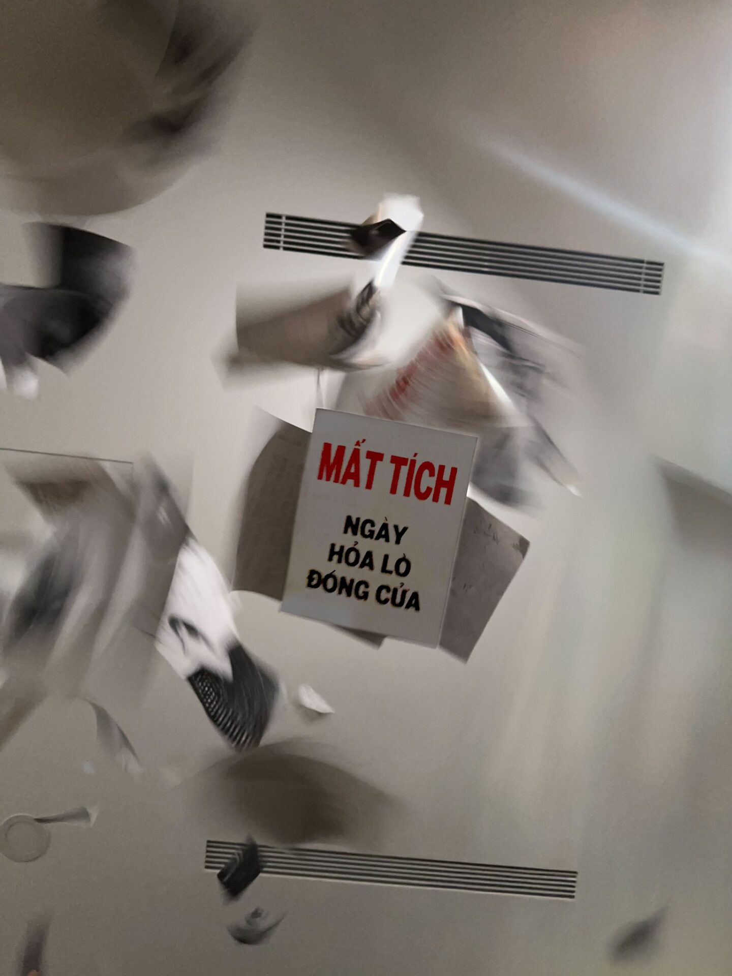  mỗi ngày là một gợi ý "hack não", mỗi dòng status là một tình tiết "cài cắm"