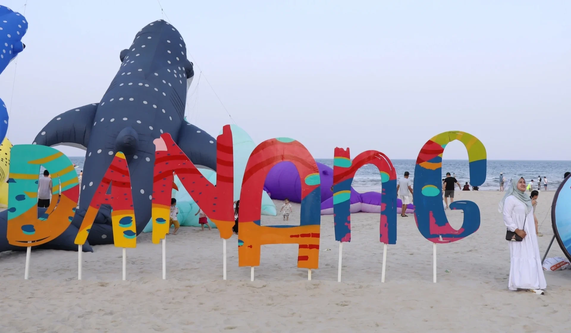  tạo nên khung cảnh không khác gì một "thiên đường miền nhiệt đới" ngay trong lòng thành phố.