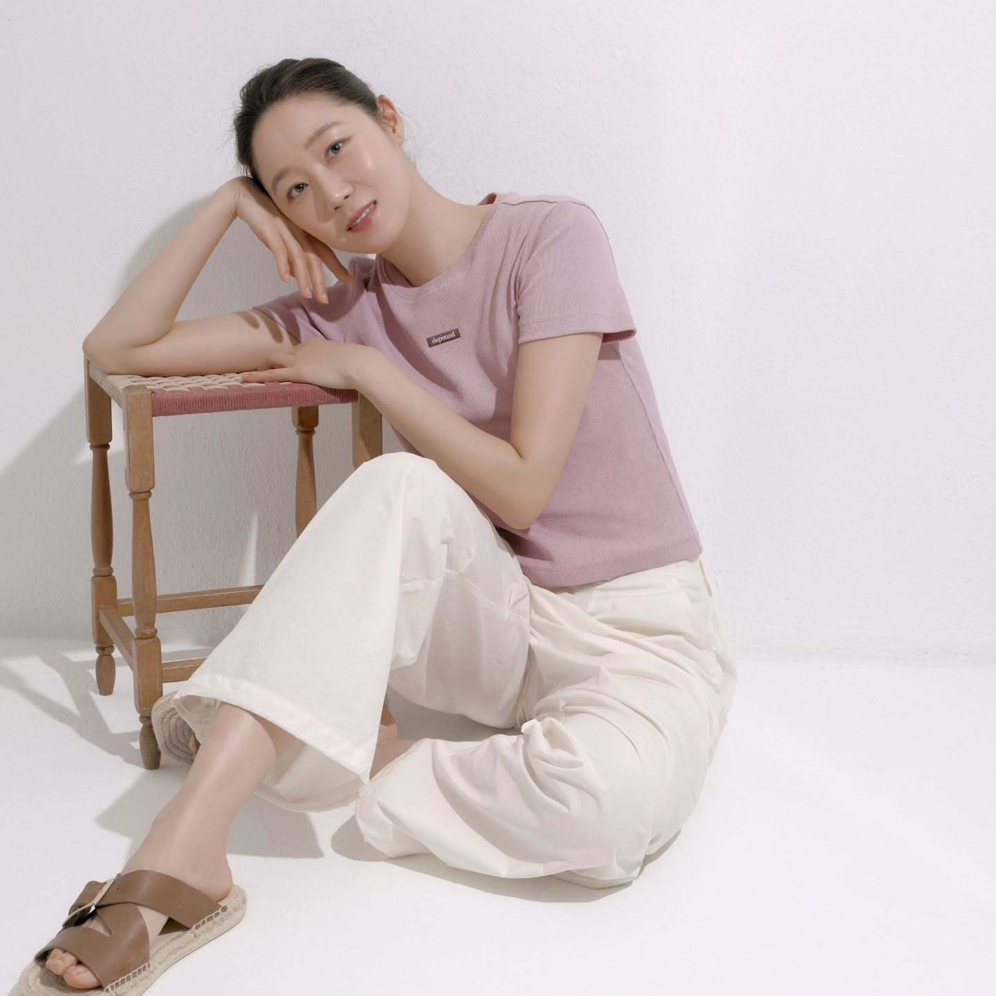 Gong Hyo Jin dẫn đầu xu hướng.