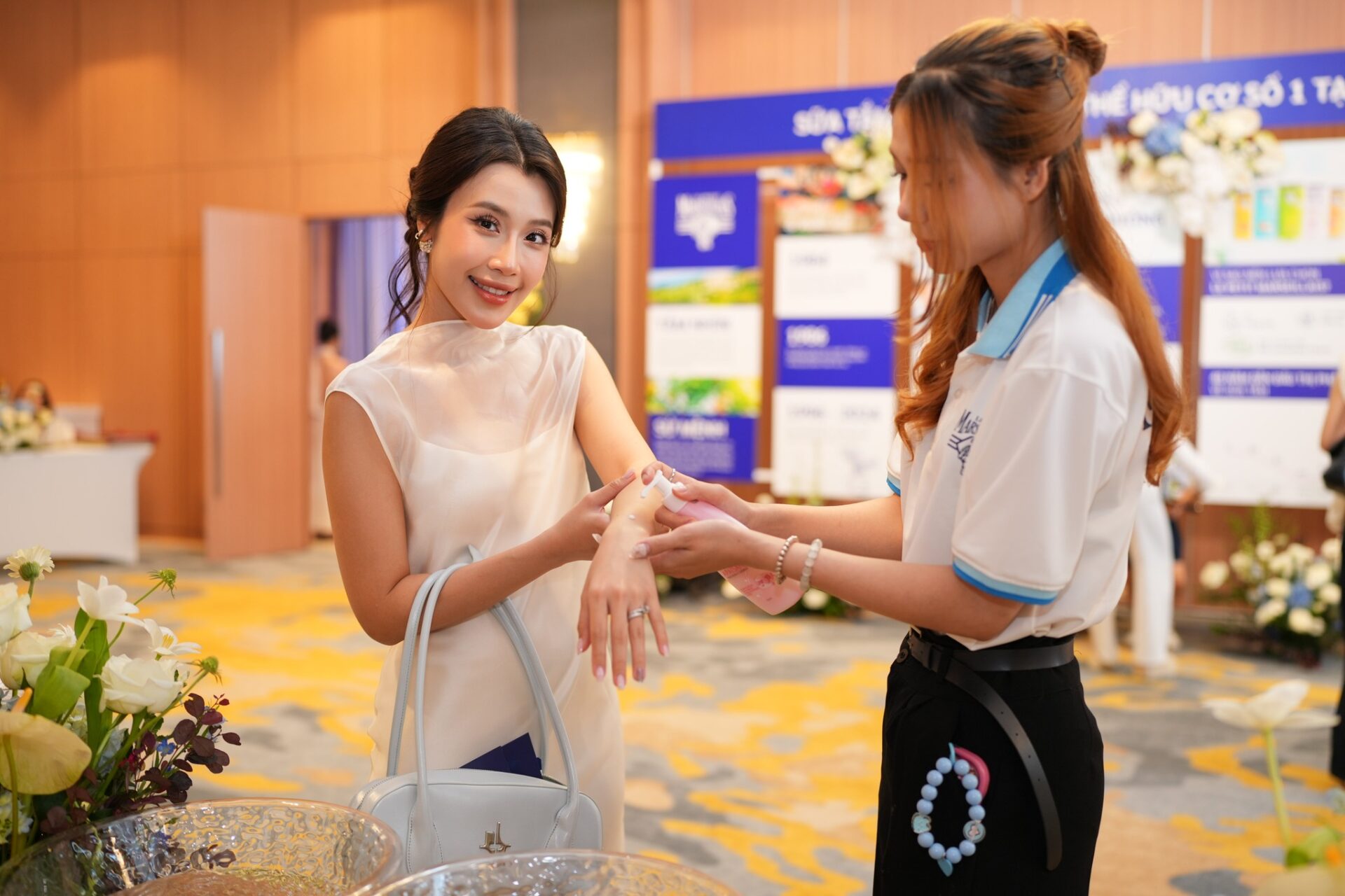 Không gian trải nghiệm độc đáo, "đốn tim" tín đồ làm đẹp.