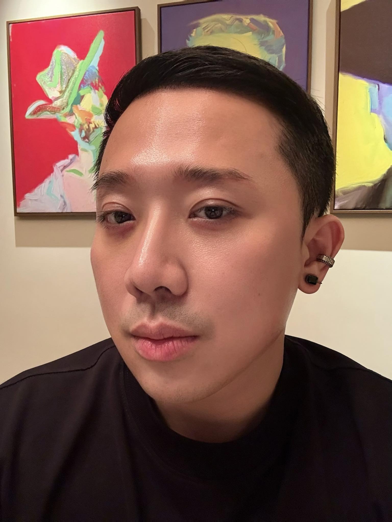 Nam nghệ sĩ thậm chí còn hóm hỉnh thừa nhận mình đang nỗ lực tập luyện để lấy lại vóc dáng. 