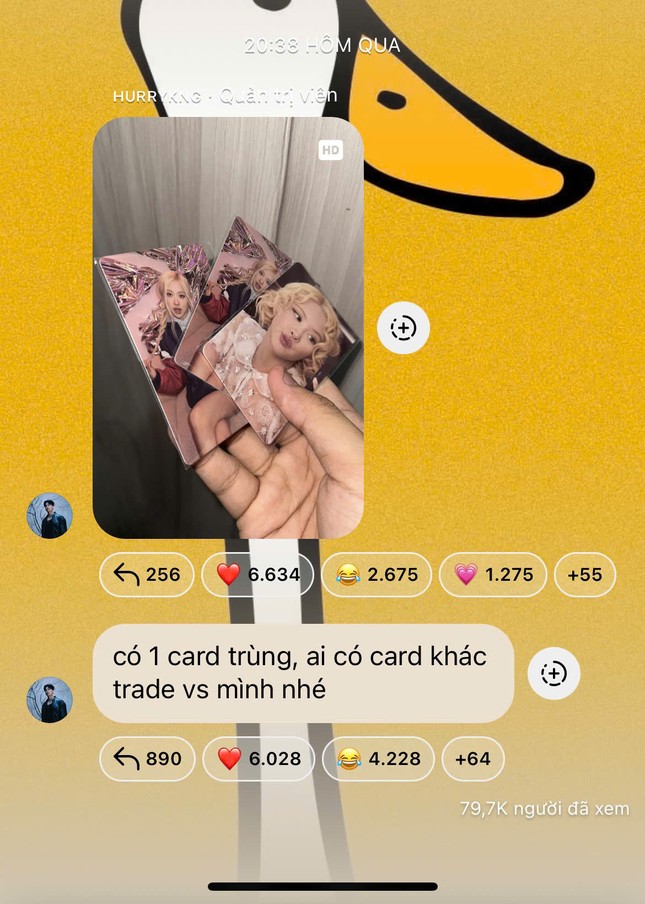 HURRYKNG khiến fan bất ngờ khi khoe bộ sưu tập card bo góc (photocard) siêu xịn của Rosé.