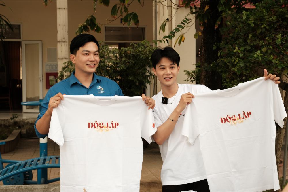 Những người mang trong mình ký ức chưa từng sống, nhưng cảm thấy trách nhiệm gìn giữ và phát triển.