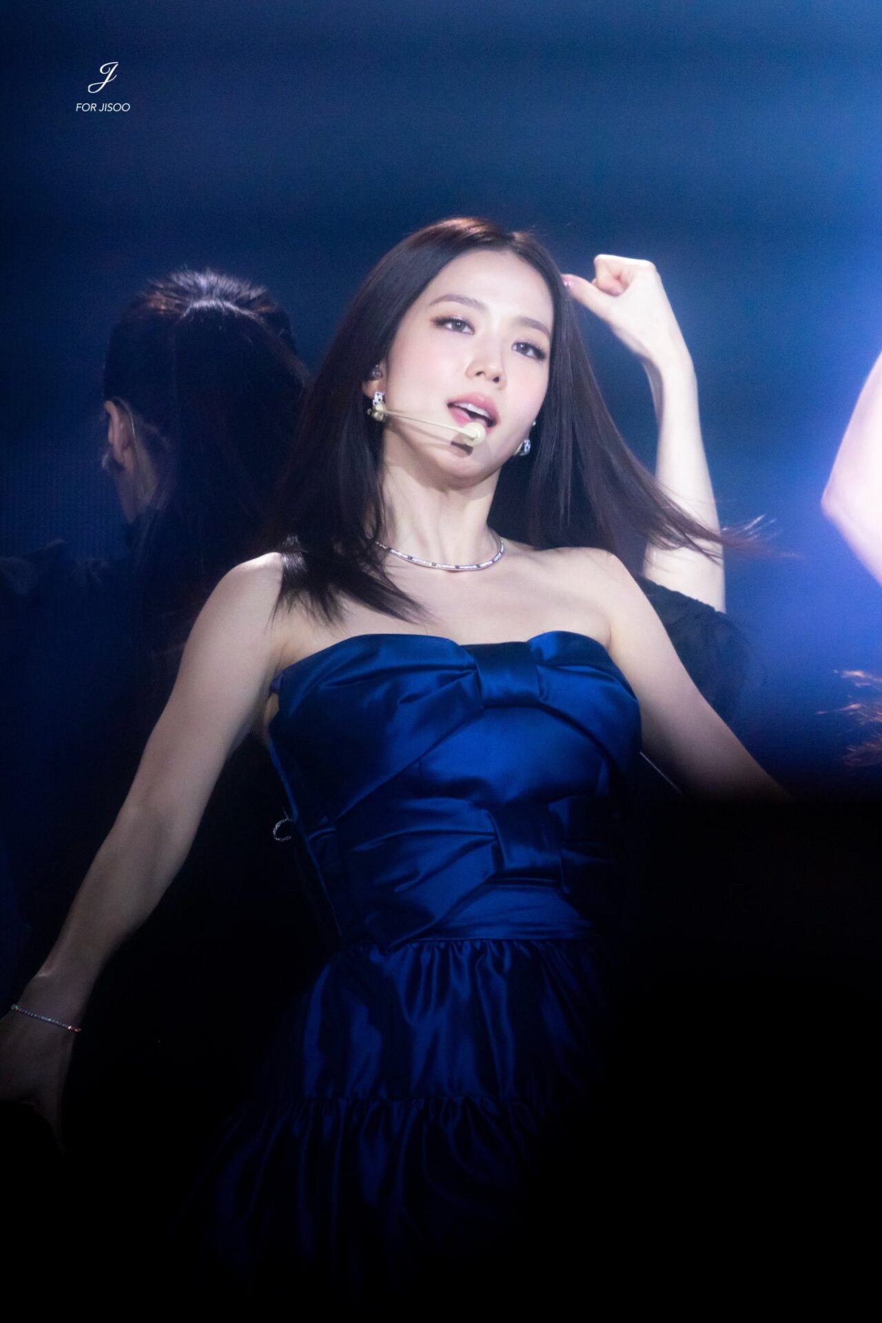 Màu sắc này đã nhanh chóng trở thành một biểu tượng cho phong cách hiện đại và táo bạo.