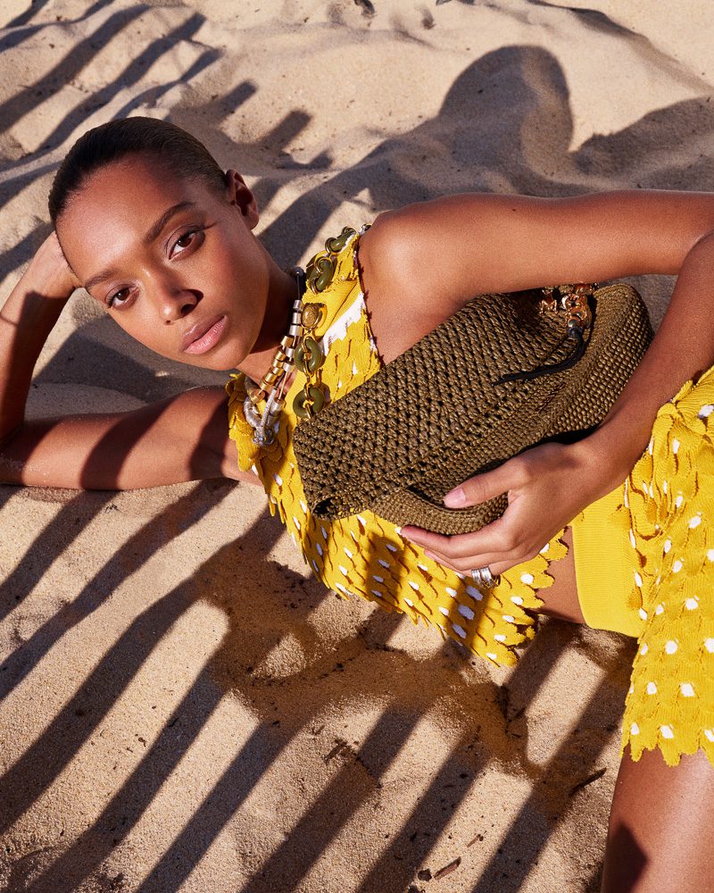 Thể hiện sự yêu mến của LOEWE dành cho nghệ thuật thủ công truyền thống.