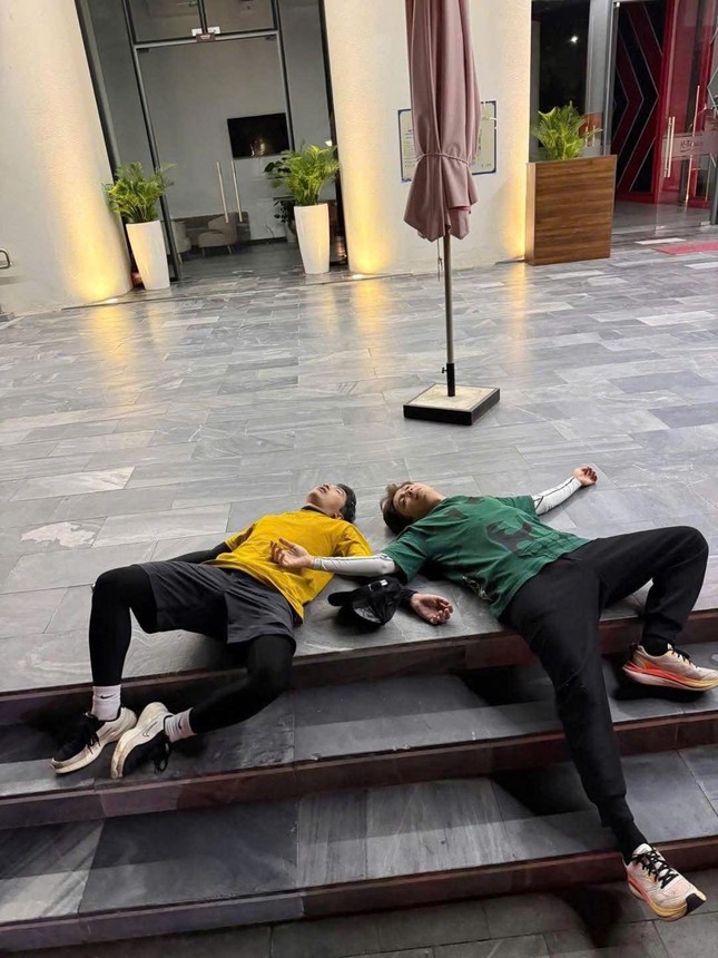  hé lộ phần nào cường độ vận động khi quay chương trình thực tế này.