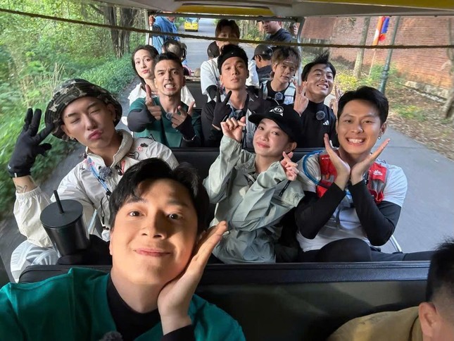 Đấu Trường Gia Tốc là show thực tế đầu tiên mà HURRYKNG chính thức tham gia với tư cách cast cố định.