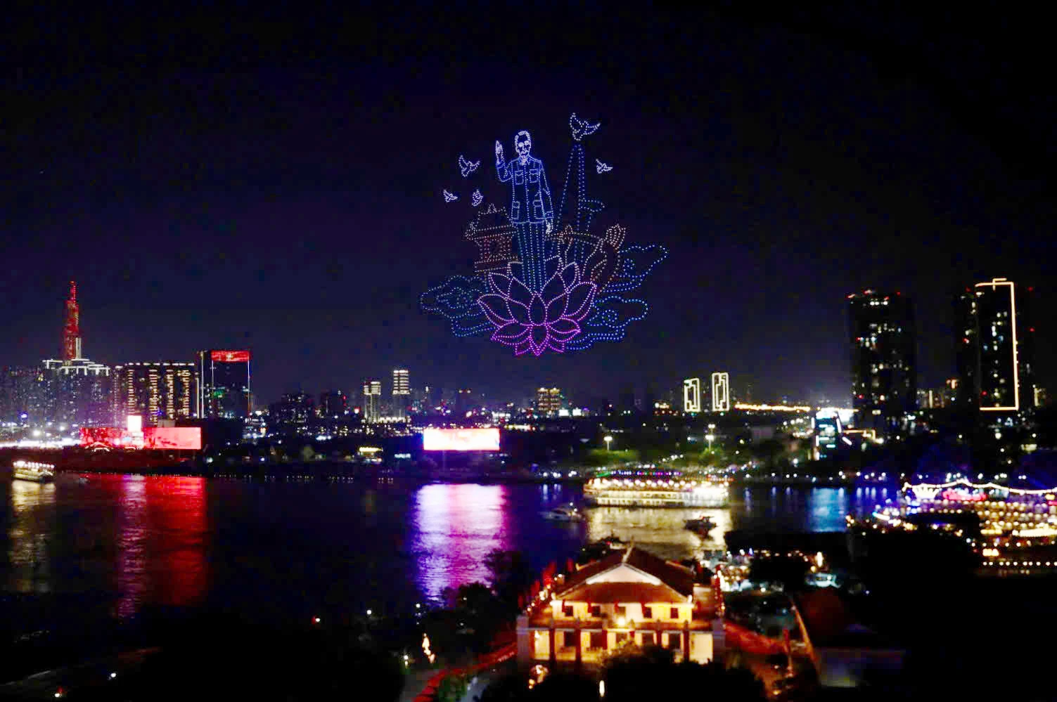 Sự kiện là việc TP.HCM lập hồ sơ đề xuất xác lập kỷ lục Việt Nam về số lượng drone trình diễn nhiều nhất cùng lúc.