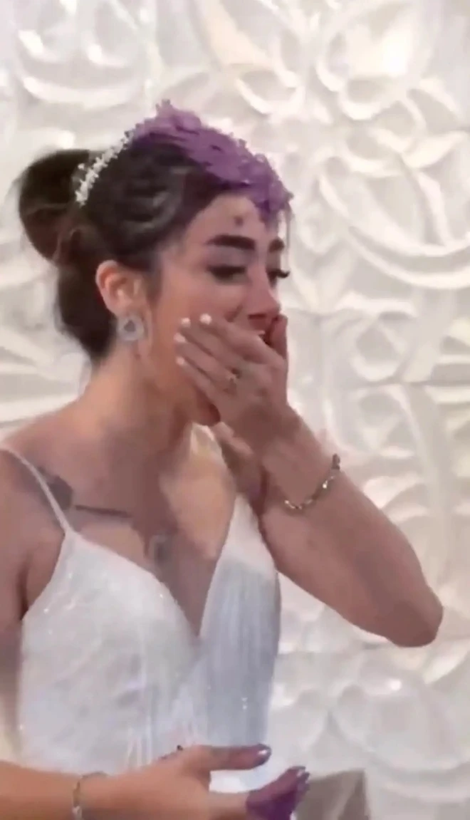 phần đông cư dân mạng khẳng định đây không phải là chuyện vui khi một người bị đem ra làm trò cười trong ngày trọng đại của chính mình.