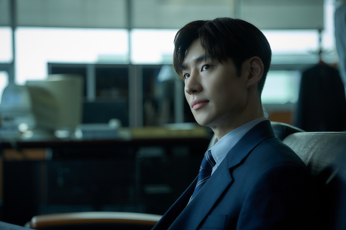 Nam diễn viên đa tài của K-Biz