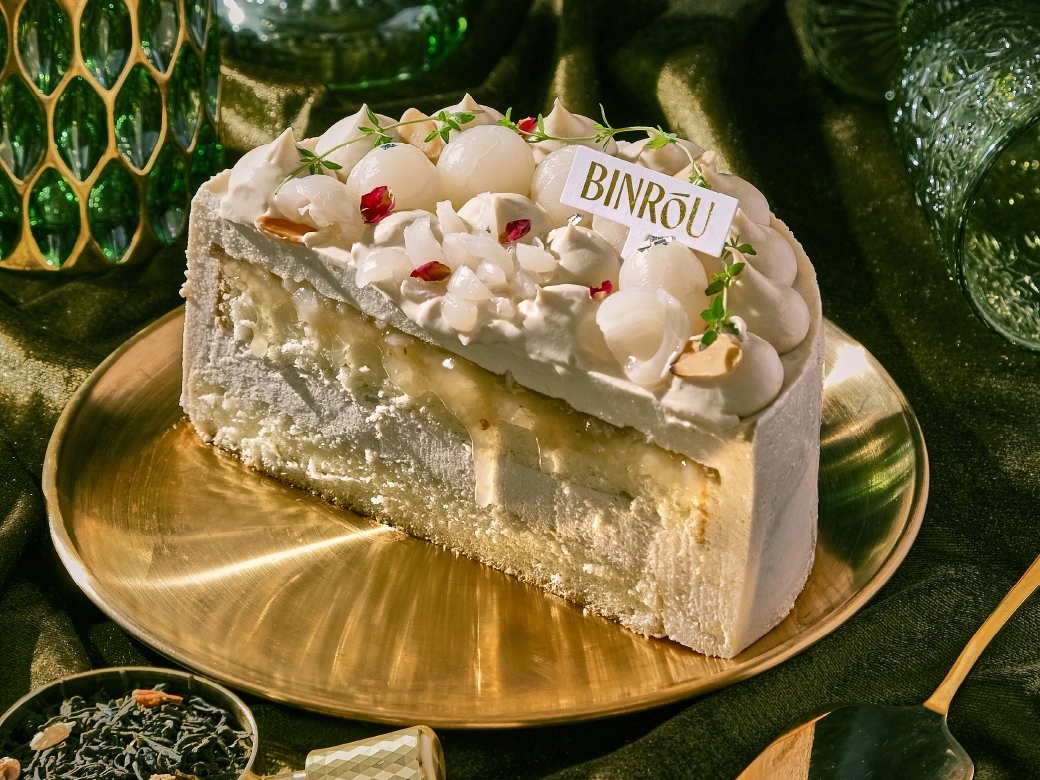 “Tân binh” bánh trái khuấy đảo hội ăn ngọt.