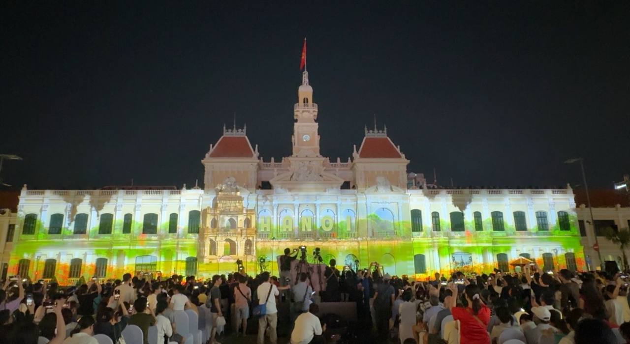 Đêm ánh sáng không chỉ là một buổi trình chiếu nghệ thuật, mà còn là một biểu tượng kết nối giữa quá khứ và hiện tại.