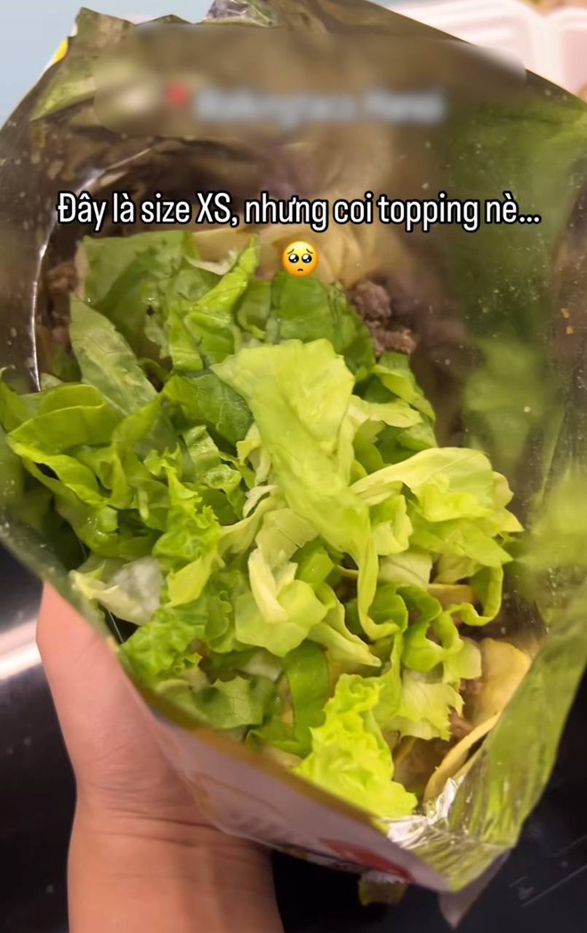 Một biến tấu của món ăn đường phố Mexico, nay được bán tại Hà Nội theo hình thức online.