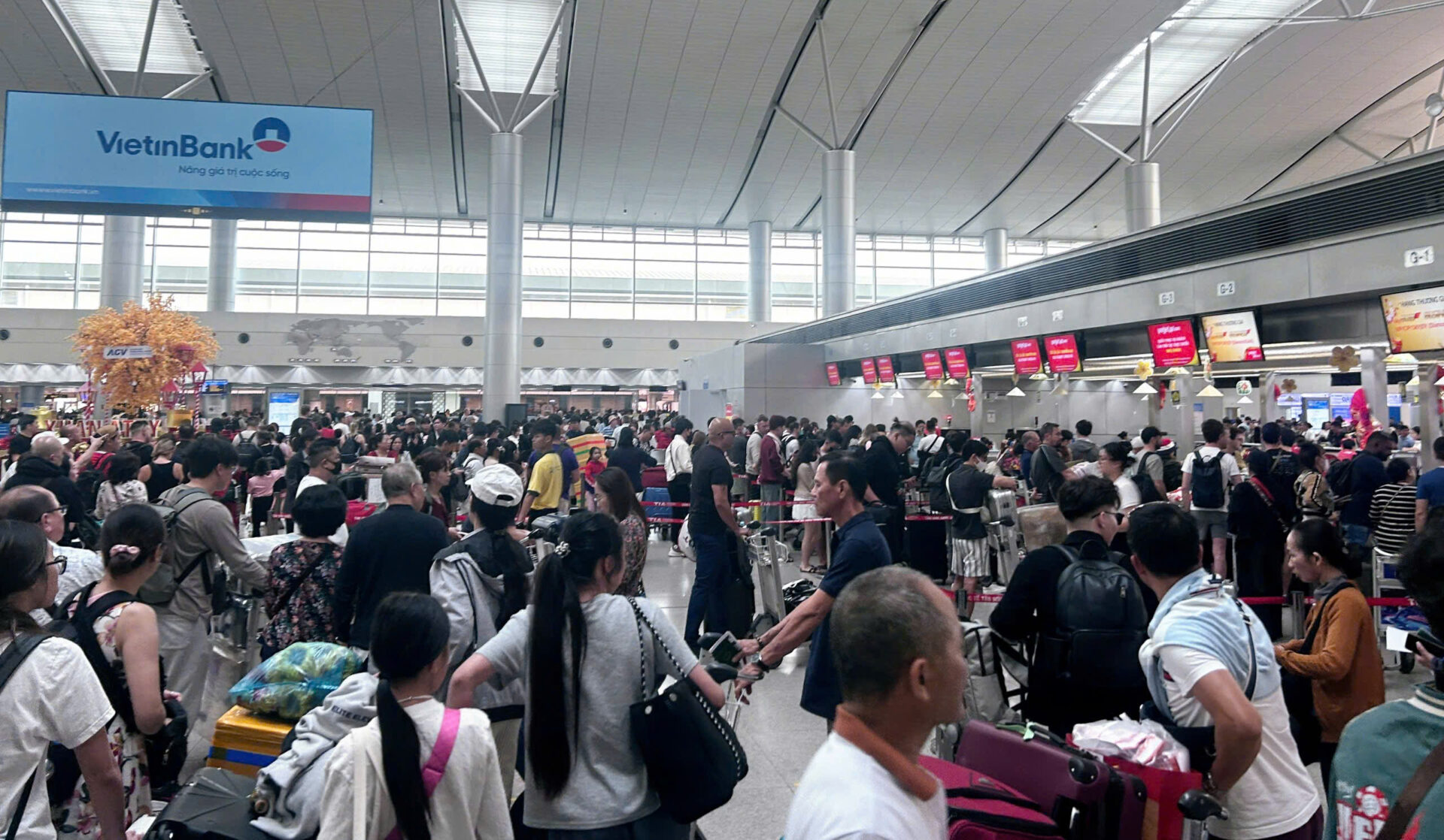 nguyên nhân ban đầu được xác định là do ảnh hưởng của đợt mưa giông lớn