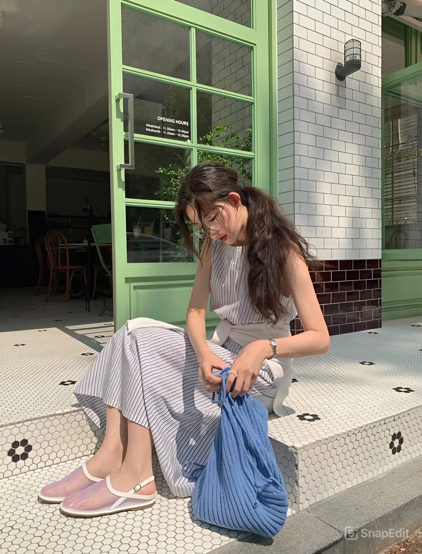  giày ballerina đã vượt khỏi ánh đèn sân khấu, bước xuống phố và cắm rễ trong văn hóa pop suốt nhiều thập kỷ.