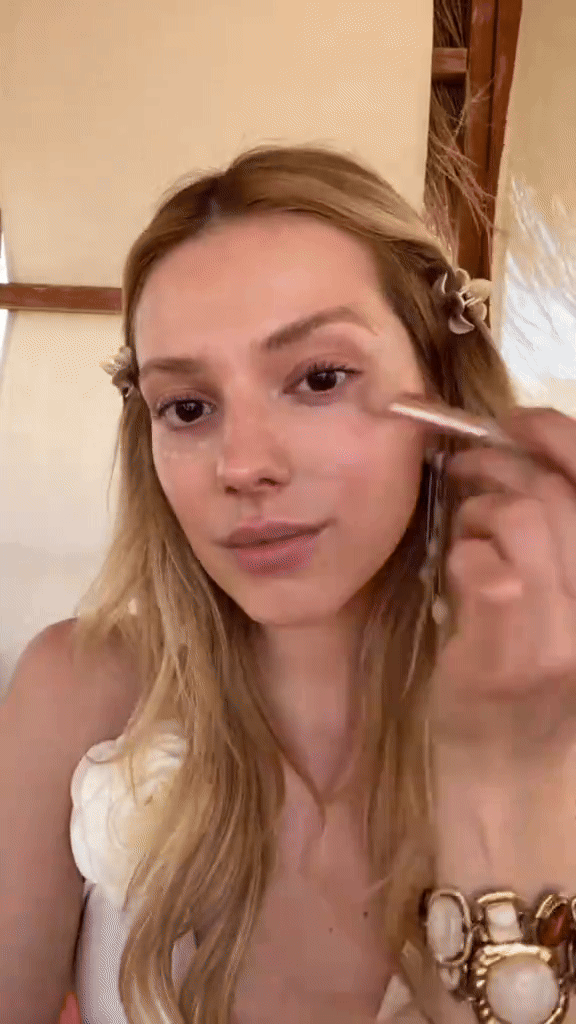 Tiện lợi và bền màu, bạn có thể tự tin suốt cả ngày dài.