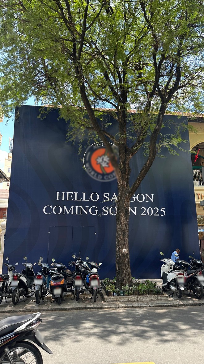 nơi đây nhanh chóng trở thành "tọa độ quốc dân" cho những ai mê trải nghiệm cà phê kiểu Mỹ giữa không gian sang trọng, đậm tính biểu tượng.