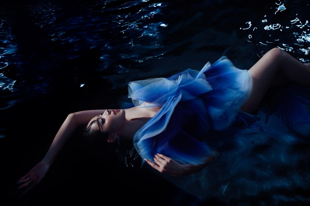  “nàng thơ” được Lê Thanh Hòa chọn mặt gửi gắm tinh thần thiết kế.