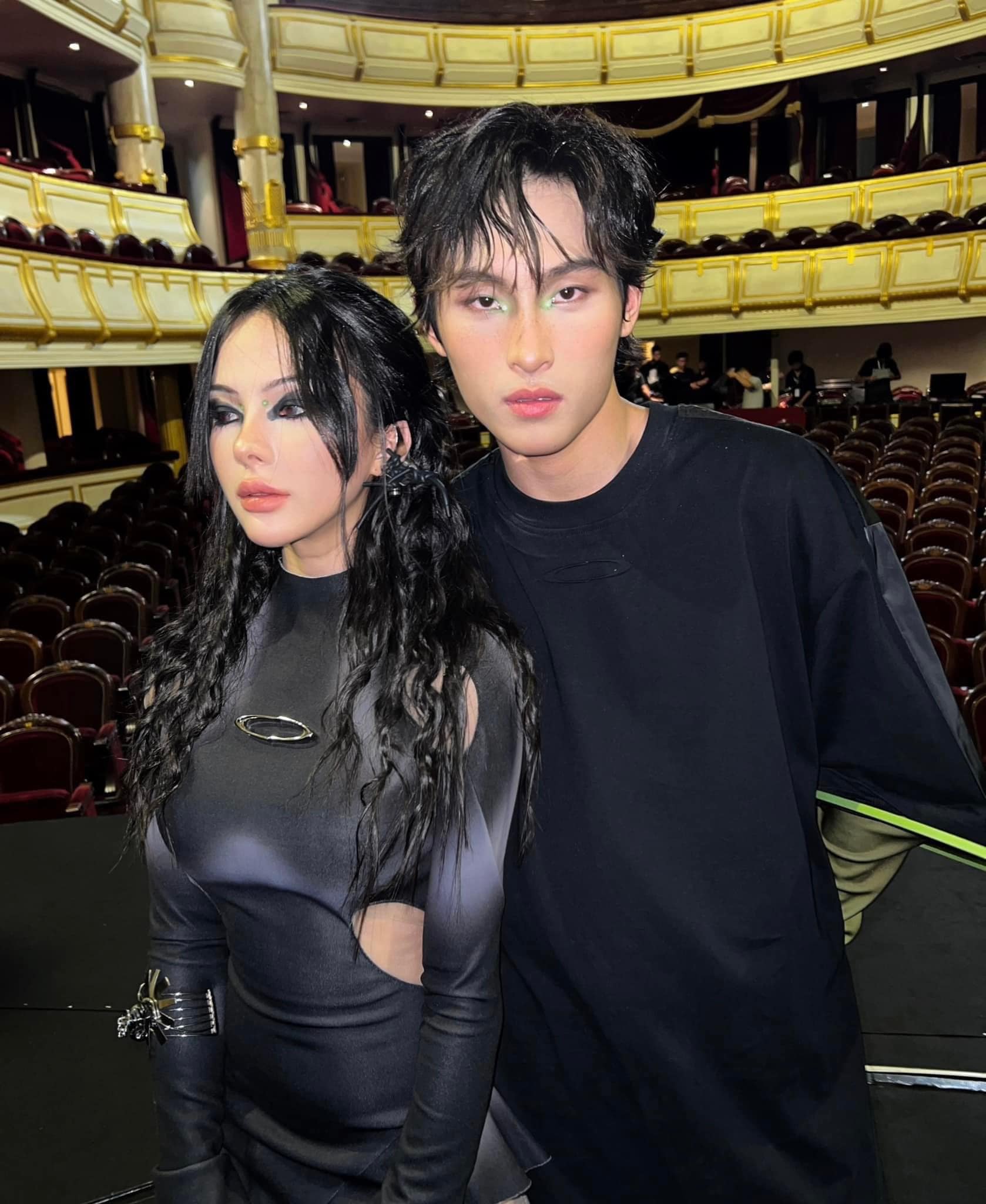  cư dân mạng bắt đầu “đào” lại những lần cả hai cùng xuất hiện tại các sự kiện thời trang