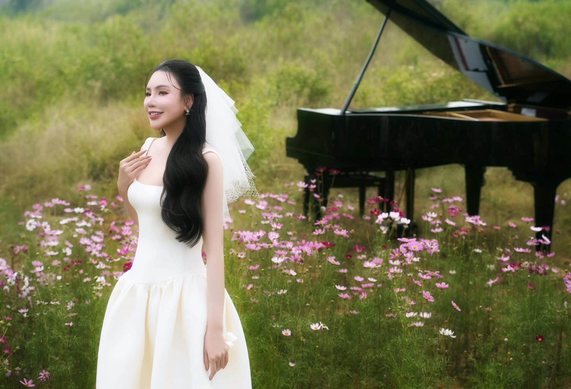 Ca sĩ Hồ Quỳnh Hương chính thức tổ chức hôn lễ vào ngày 15/5 tại đảo Rều, Quảng Ninh.