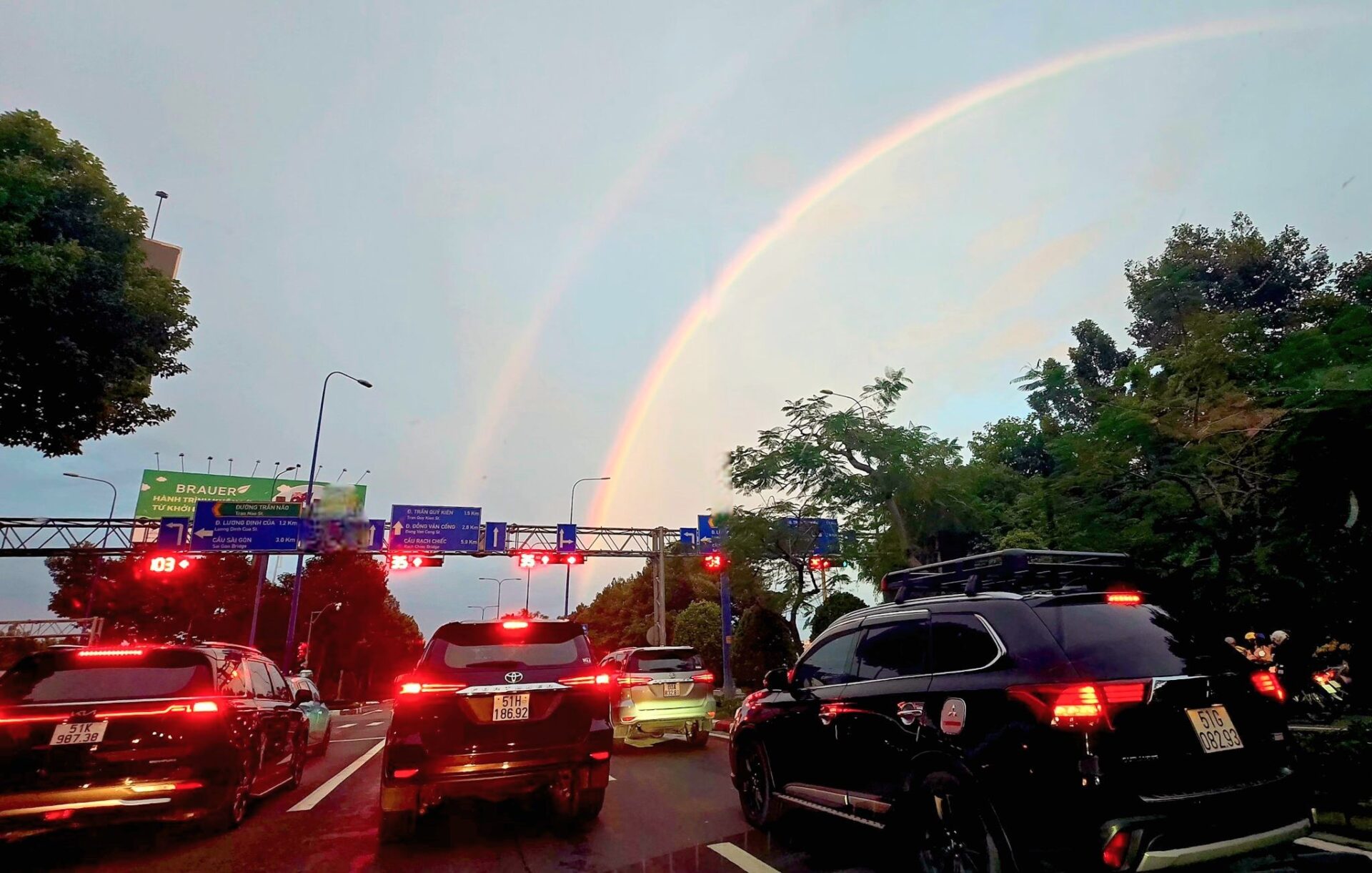 Tạo nên điều kiện lý tưởng để một hiện tượng thiên nhiên ít gặp.