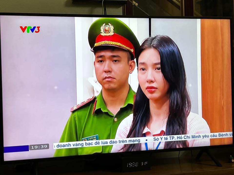 Bị cáo buộc nhận gần 7 tỷ đồng hoa hồng từ sản phẩm sai phạm - Ảnh: Bộ Công an