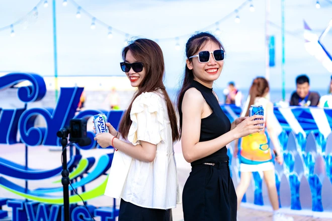 Khi bàn tiệc trở thành điểm khởi đầu của một mùa hè bùng nổ.