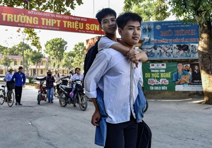 Từ con ngõ nhỏ ở xứ Thanh đến giảng đường đại học.