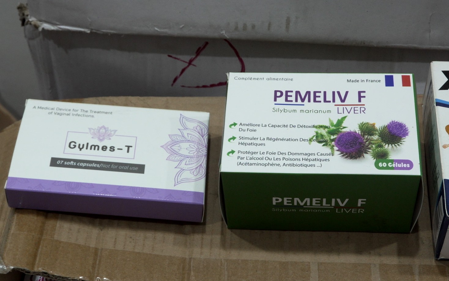 Thông tin trên các vỏ hộp được các đối tượng đặt in bằng tiếng nước ngoài thể hiện hàng hóa xuất xứ từ nước ngoài (Tây Ban Nha, Pháp, Mỹ,..). Tem nhãn phụ được Tiến và Nguyệt thuê người dán tại xưởng Hưng Yên và kho hàng tại địa chỉ 114 Xa La, Hà Đông, Hà Nội.