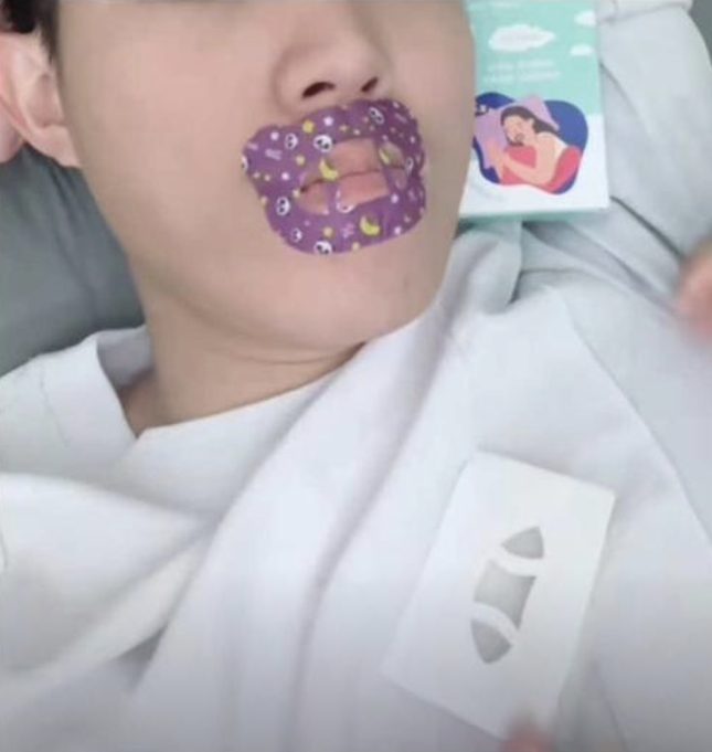  Chuyên gia cảnh báo về trào lưu dán miệng khi ngủ “gây sốt” trên TikTok