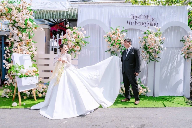 Mai Thị Tuyết Nhi và Wu Feng Ming quen nhau khi làm việc tại TP. Hồ Chí Minh 