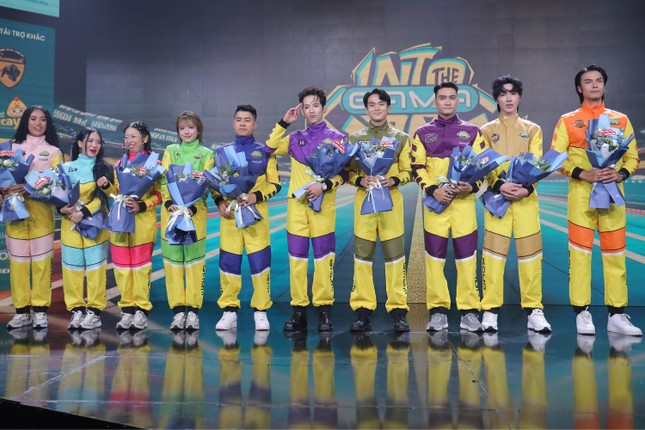 Một show đua xe go-kart mang màu sắc thể thao chuyên nghiệp lại được đặt giữa lòng showbiz