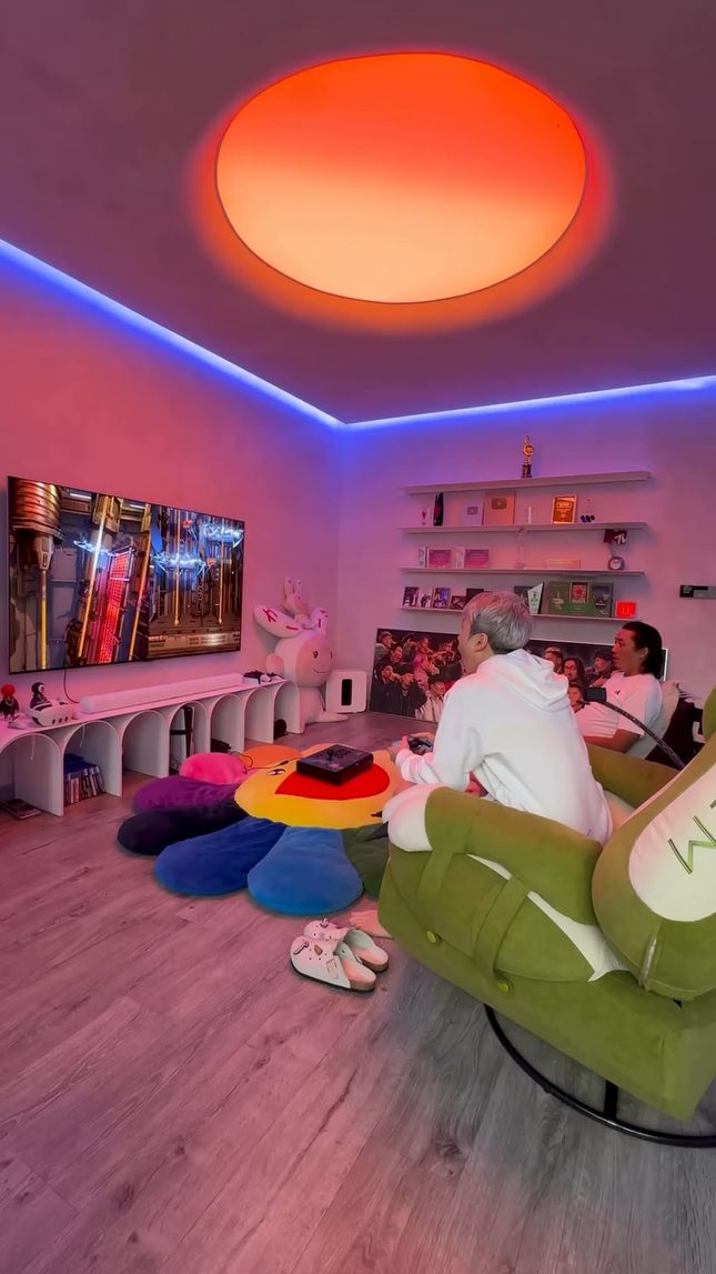 Karik và cuộc “đổi vai” bất ngờ trên mạng xã hội