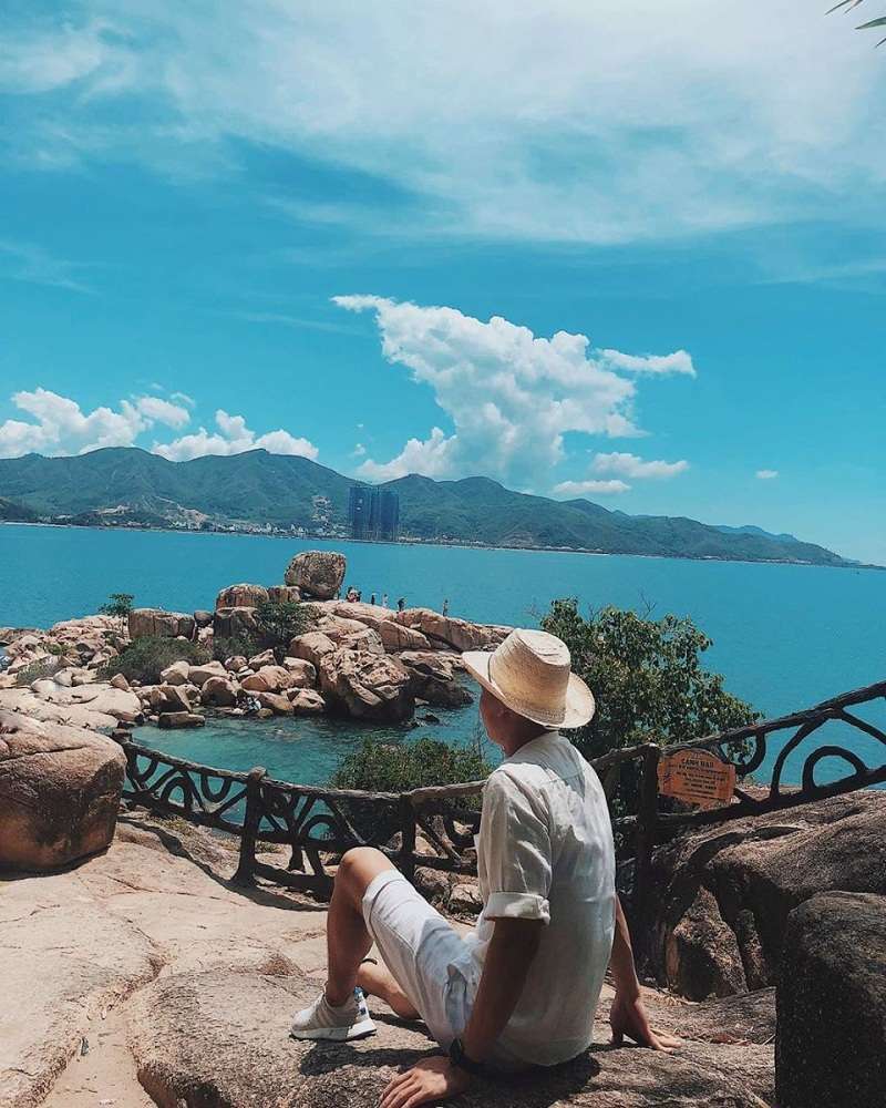 Không ít người từng đến đây chia sẻ cảm giác “yên” ngay từ khoảnh khắc đầu tiên đặt chân tới. 