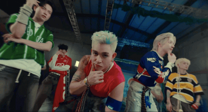 Tạo hình cầu kỳ gây tranh cãi, visual bị cho là “quá đà”